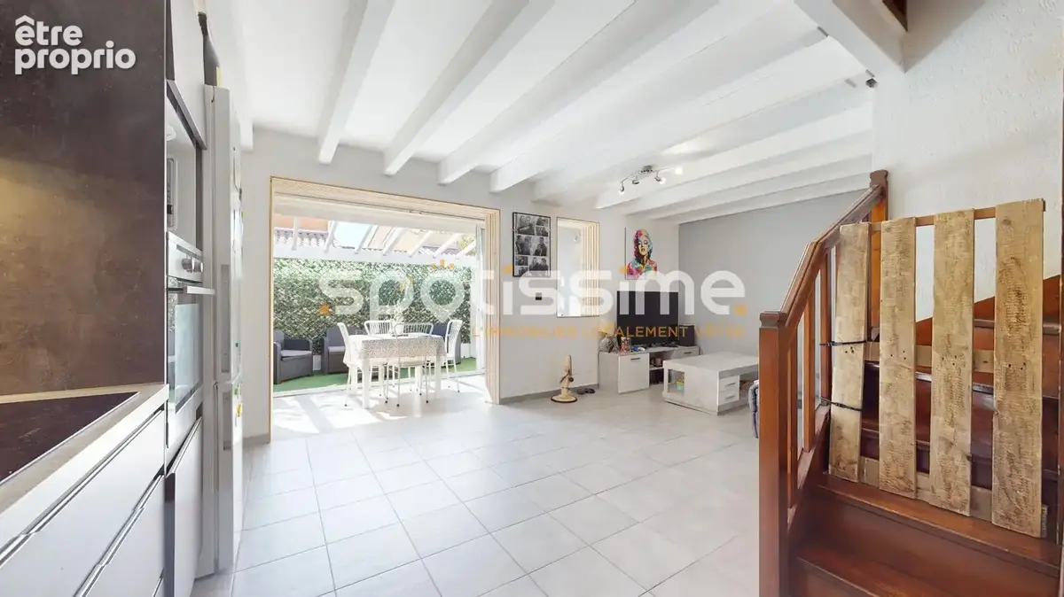 CAP D'AGDE - Rochelongue  Villa rénovée dans résidence sécurisée avec piscine et parking privatif - photo 2