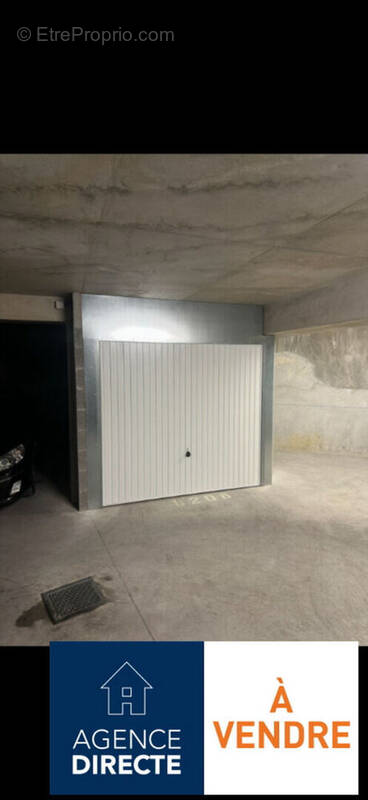 Parking à SAINT-SEBASTIEN-SUR-LOIRE