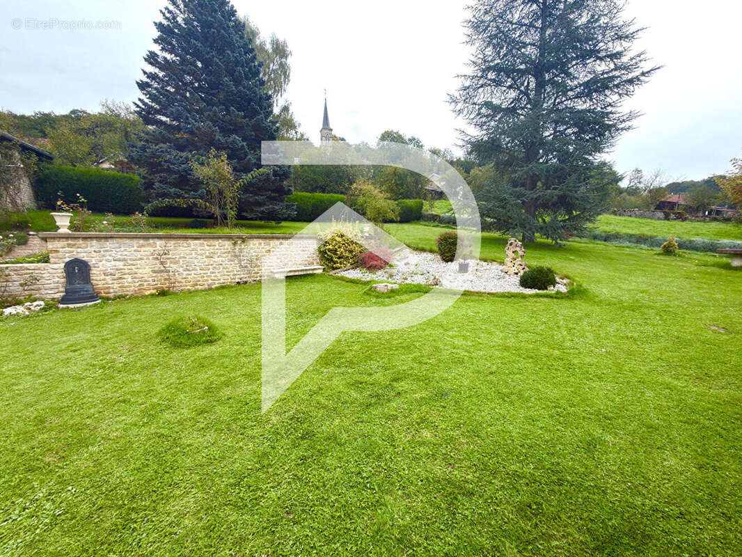 Maison à PERRANCEY-LES-VIEUX-MOULINS