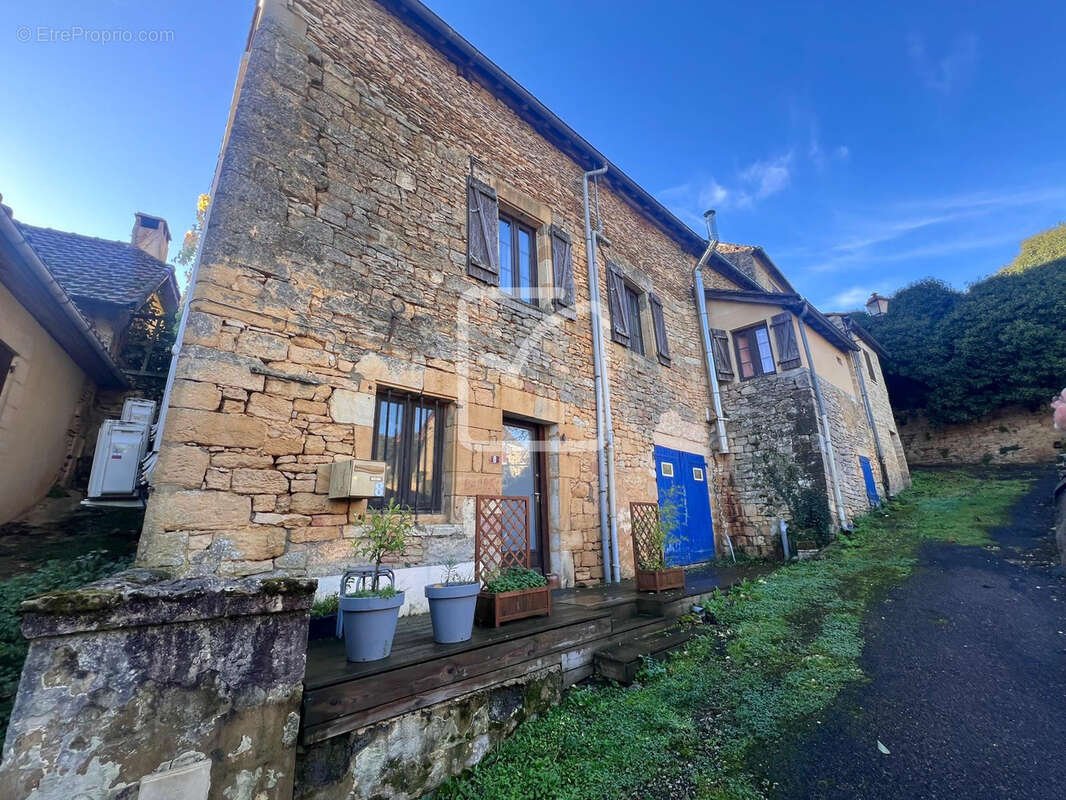 Maison à SALIGNAC-EYVIGUES