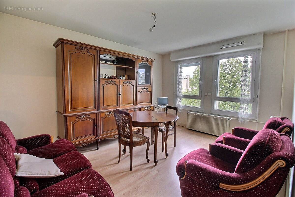Appartement à MONTROUGE