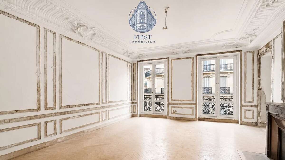 Appartement à PARIS-8E
