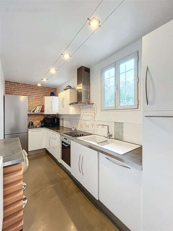 Maison à SAINT-MAUR-DES-FOSSES