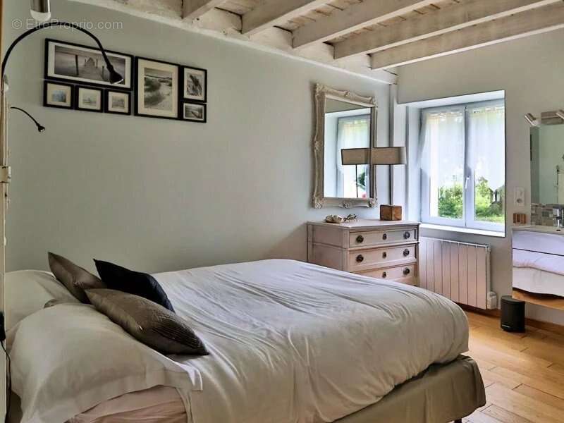 Ancienne ferme avec 6 chambre en très bonne état sur plus d'un hectare - photo 17