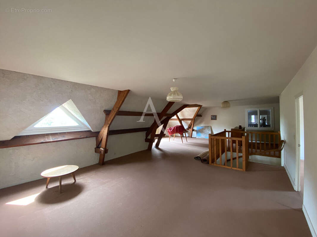 Maison à SAINT-DENIS-DE-L&#039;HOTEL