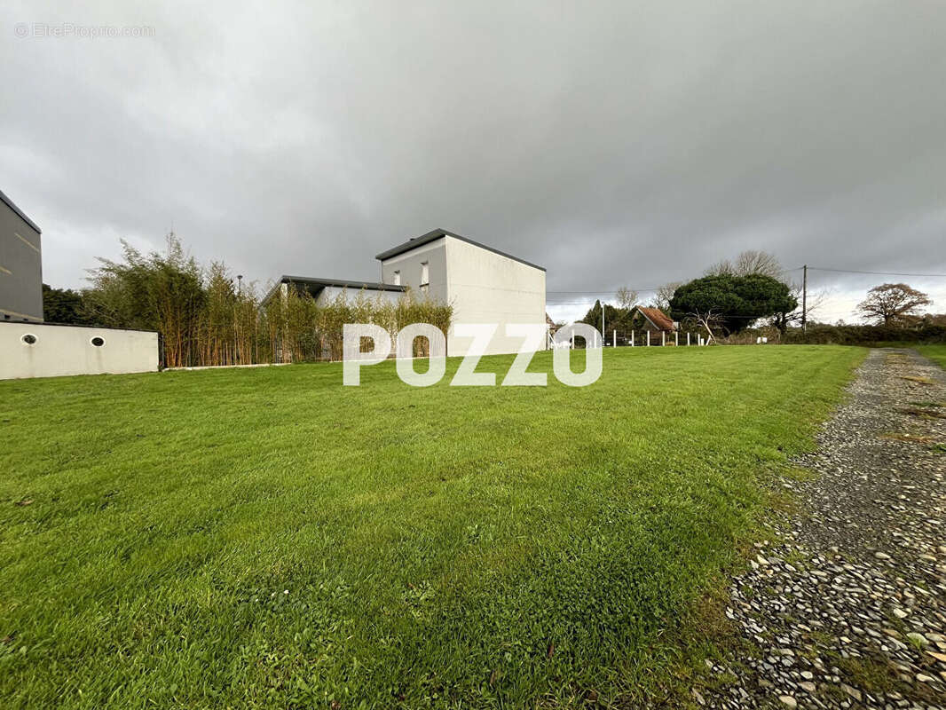 Terrain à DRAGEY-RONTHON