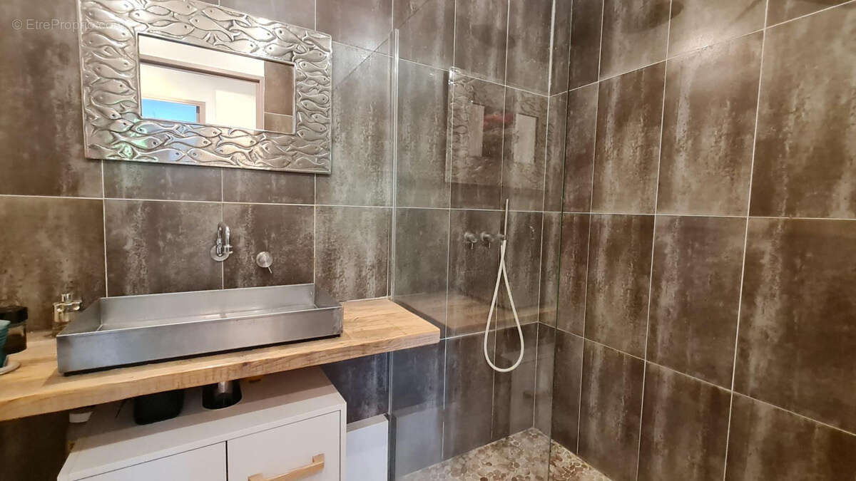 Appartement à VILLENEUVE-LES-AVIGNON