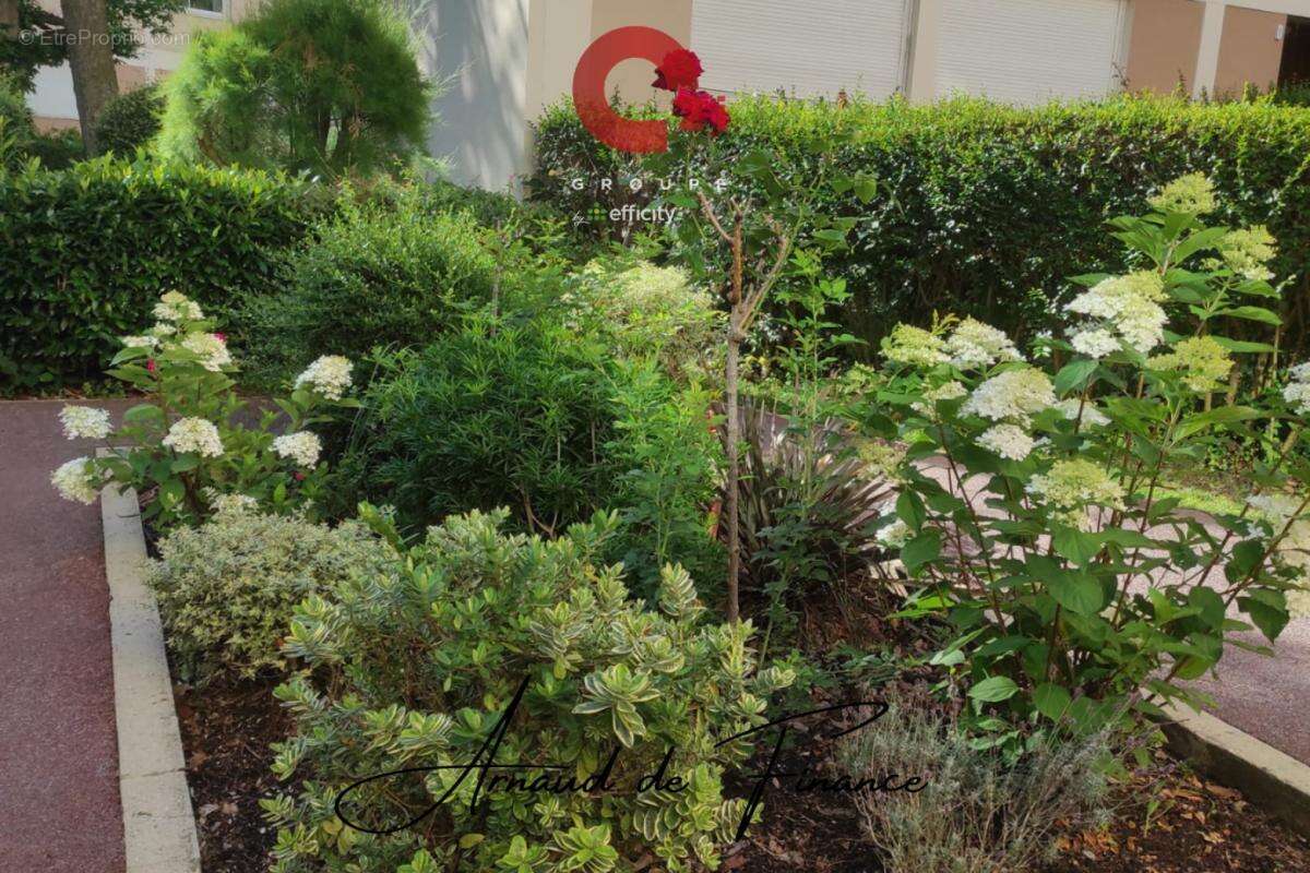 Appartement à LA CELLE-SAINT-CLOUD