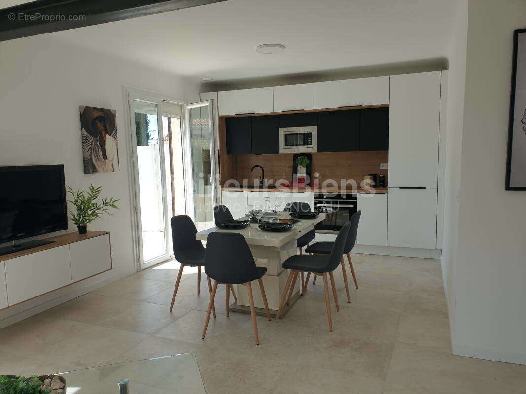 Maison à LA FARE-LES-OLIVIERS