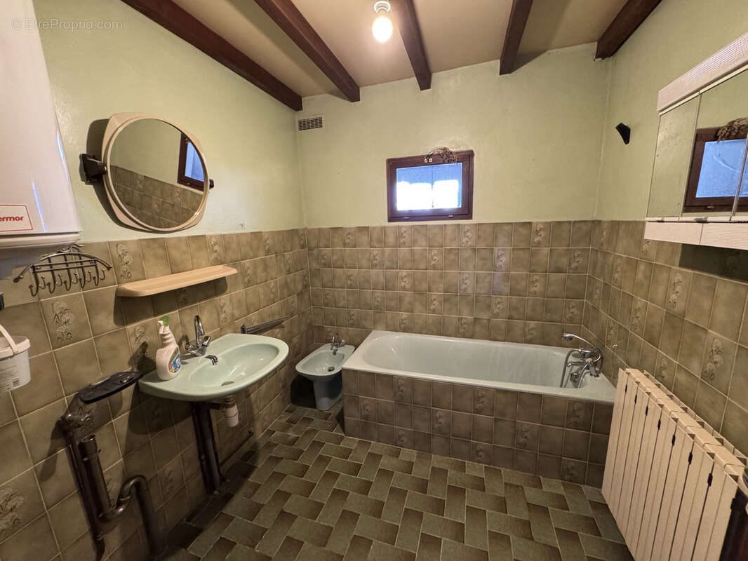 Maison à BARBEZIEUX-SAINT-HILAIRE