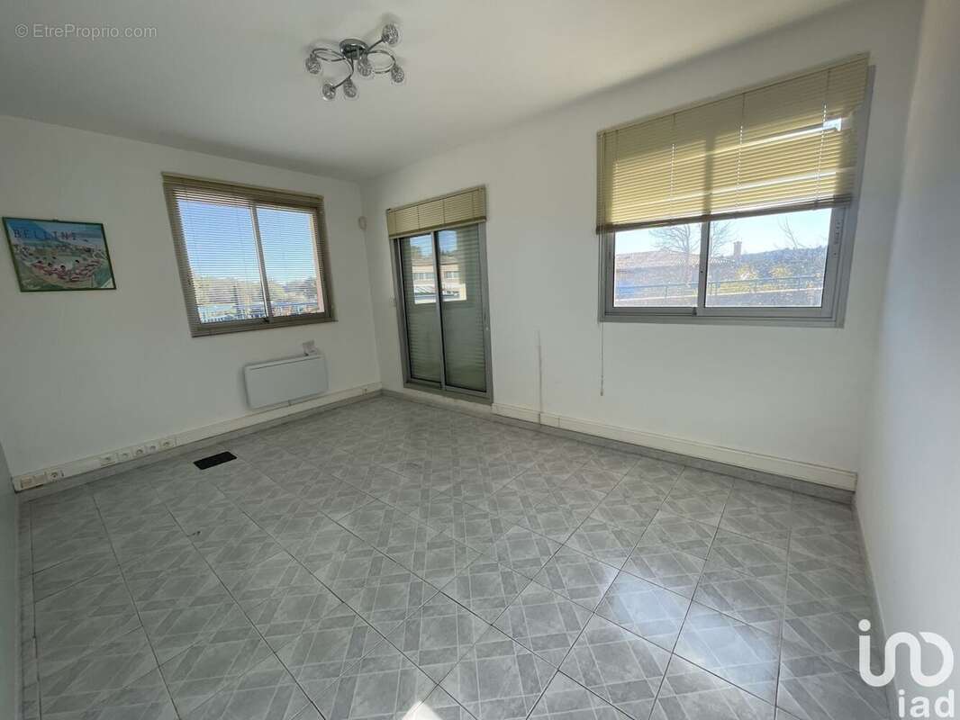 Photo 5 - Commerce à TOURRETTES