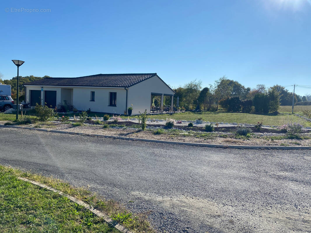 Maison à SAINT-PRIVAT-DES-PRES