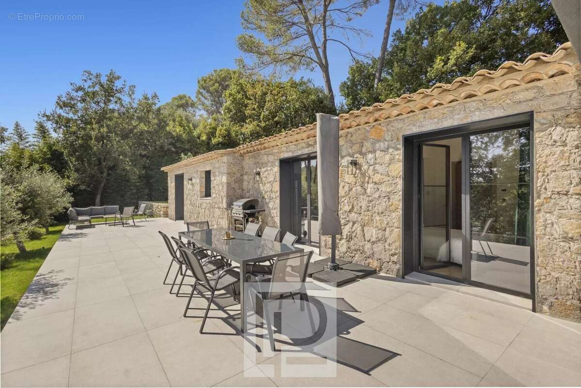 Magnifique mas en pierre rénové à Valbonne - photo 16