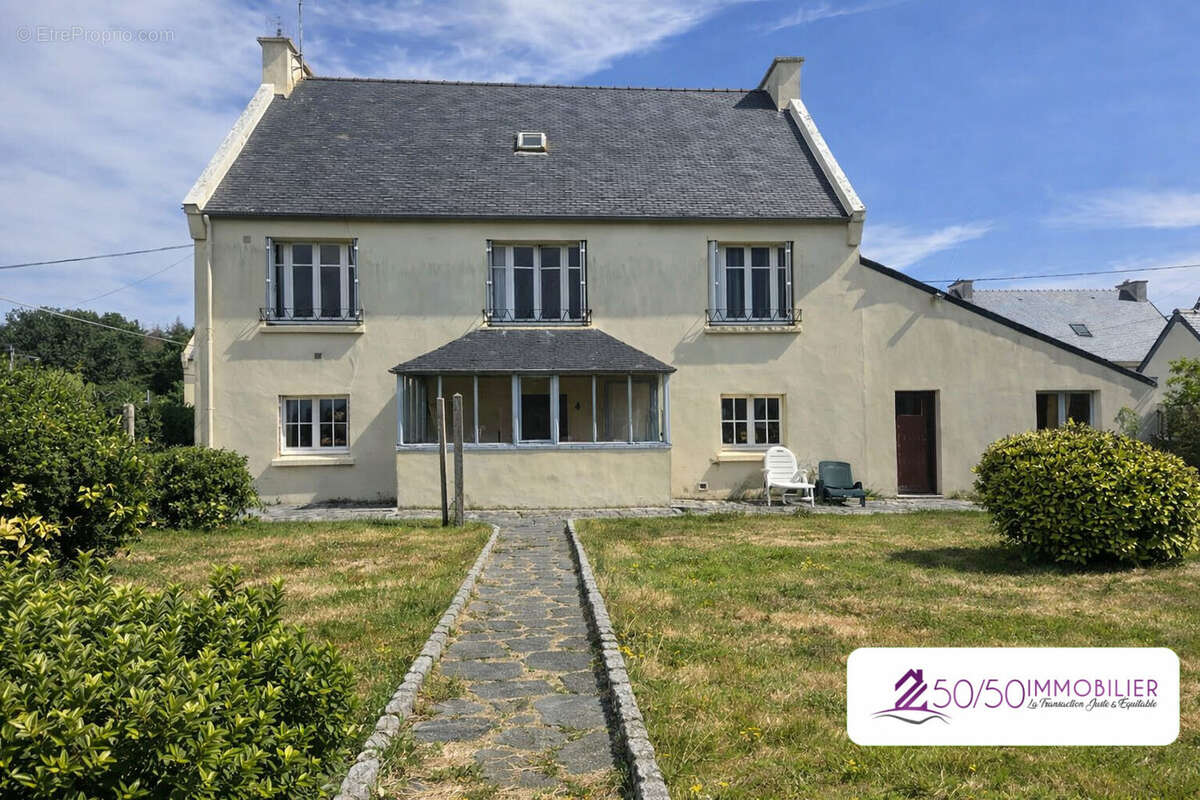 Maison à PLEYBER-CHRIST