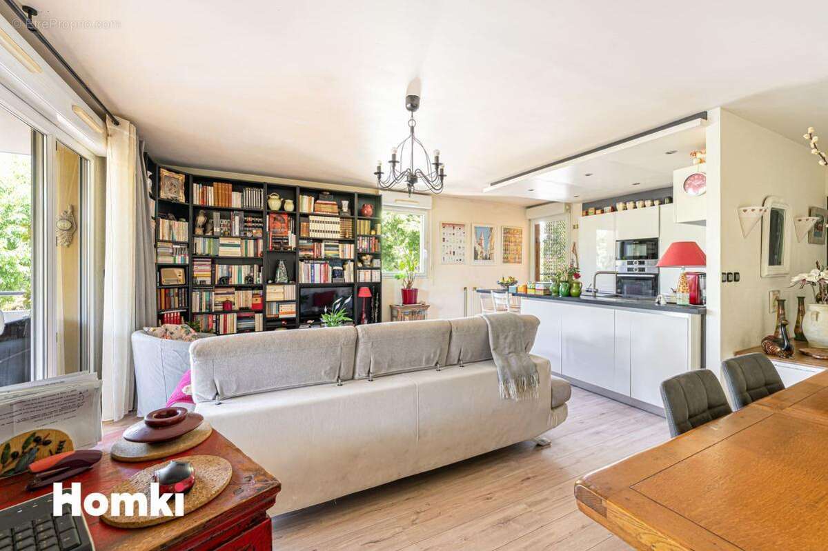 Appartement T3 de 72 m² avec grande terrasse à Parc Athéna Marseille 13013 - photo 4