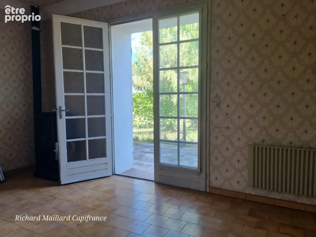 EXCLUSIVITÉ — Maison de caractère à fort potentiel à rénover — Cadre naturel exceptionnel  sur 3 300 m² de terrain - photo 5