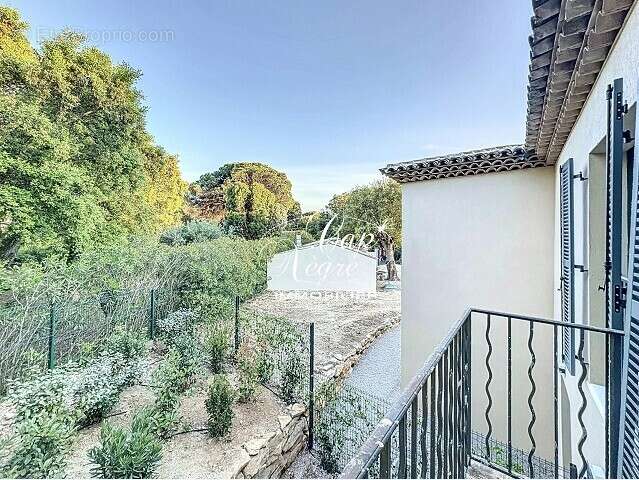 Appartement à 100m des plages t4 avec terrasse et 2 parkings dans résidence calme à vendre à grimaud beauvallon - golfe de saint - photo 12