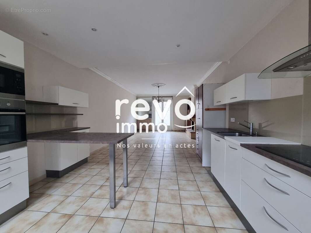 Maison à SAINT-REMY-EN-MAUGES