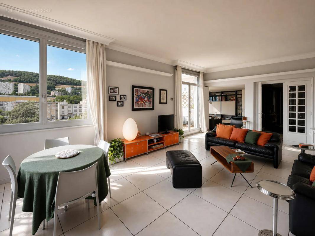 Appartement à SAINT-ETIENNE