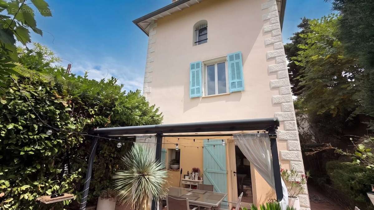 LA TURBIE - Maison de caractère dans le village - photo 4