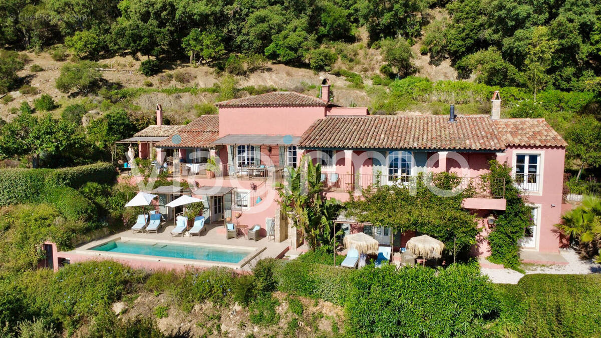 Maison à LA GARDE-FREINET