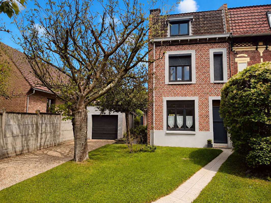 Maison familiale 5 pièces avec grand jardin, garage et cave - photo 2