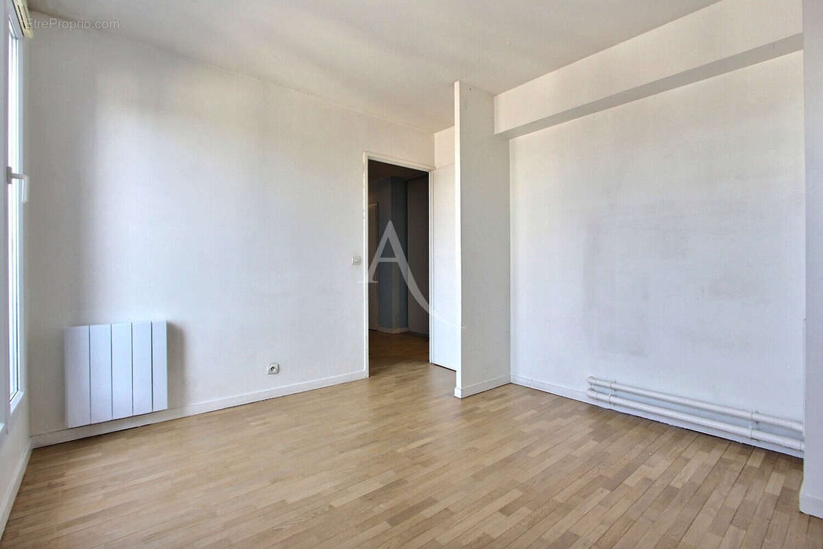 Appartement à VILLENEUVE-LA-GARENNE