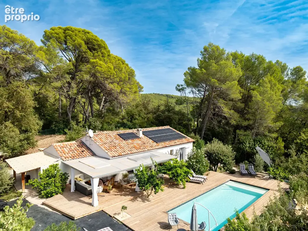 A VENDRE EN EXCLUSIVITÉ ! FIGANIÈRES Maison de plain-pied 126 m² 3 chambres Piscine et terrain de 2074 m² - photo 2