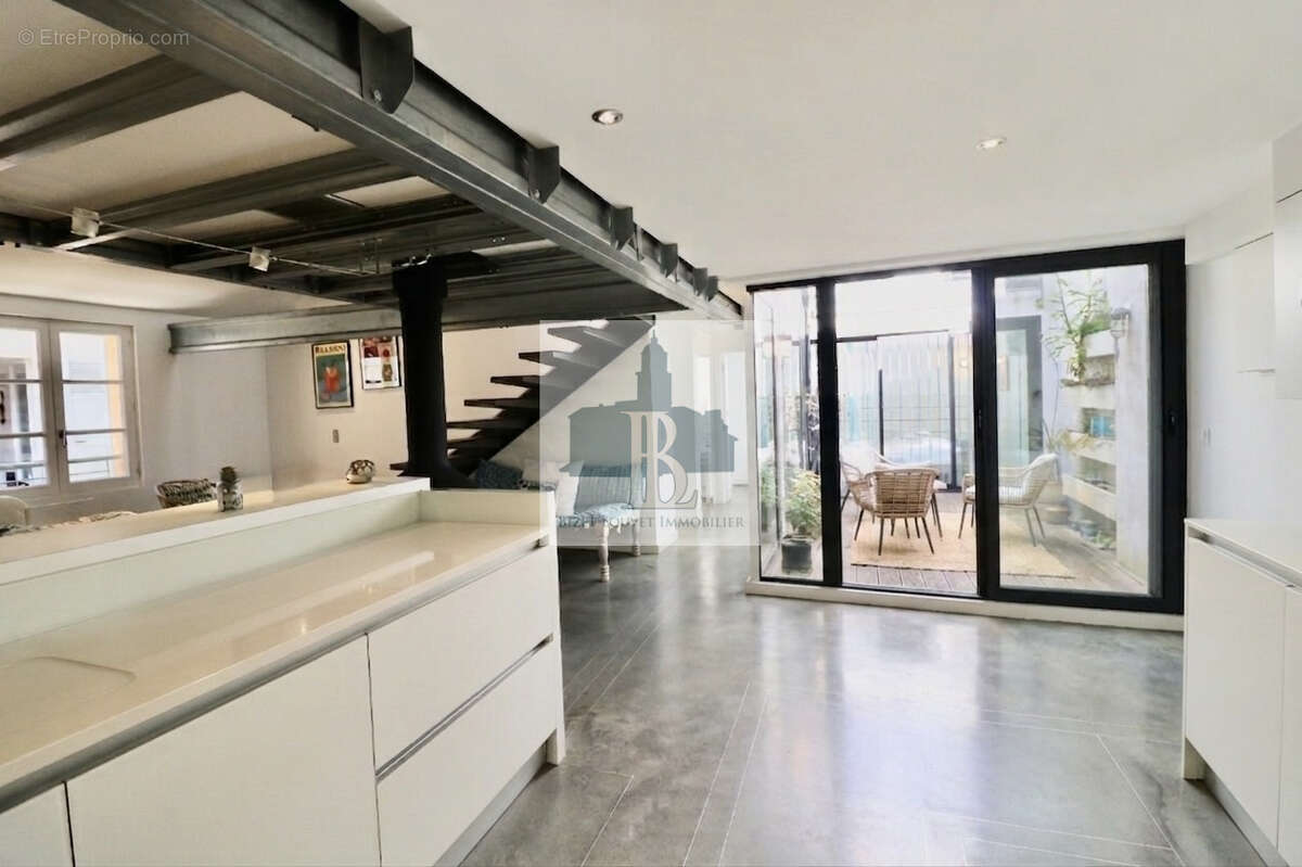 Rare dans le village de Saint-Tropez, appartement avec terrasse et 4 chambres - photo 4