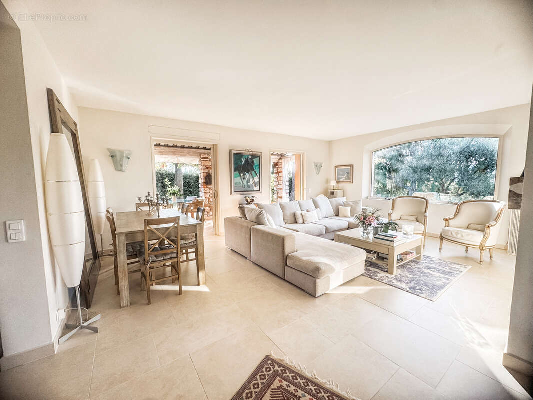 Maison à LA COLLE-SUR-LOUP