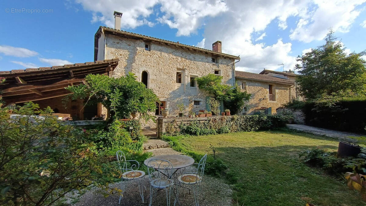 Maison à LA ROCHEFOUCAULD