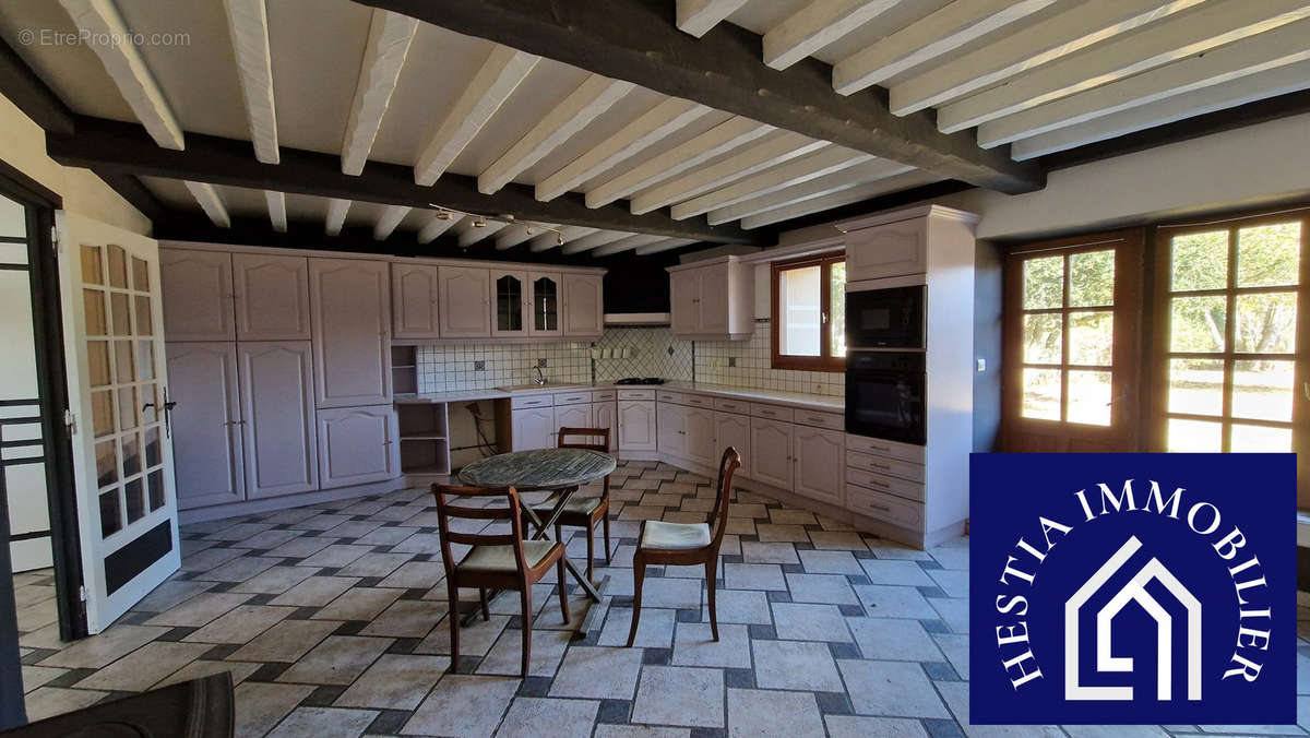 Maison à CORROMBLES