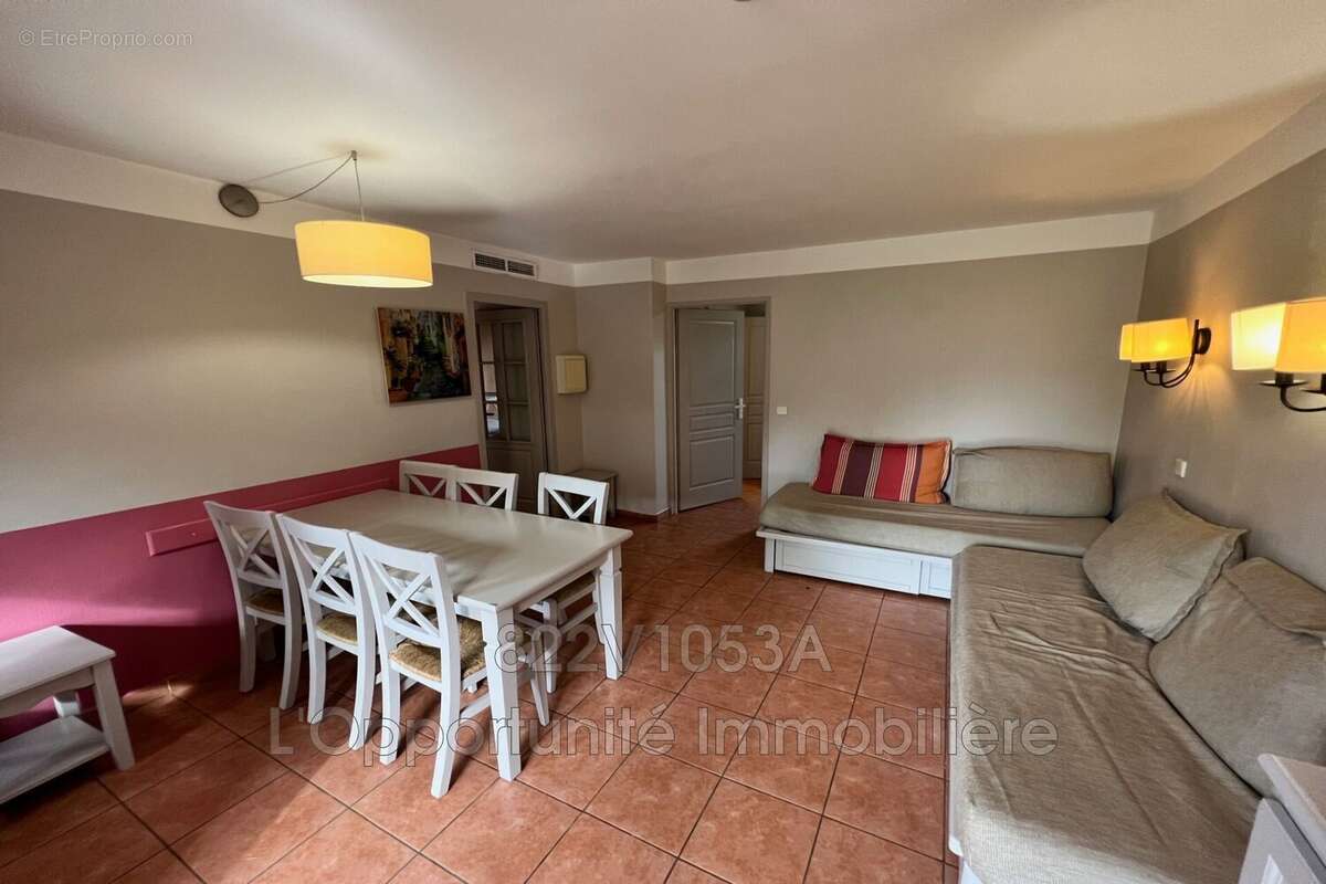 Appartement à MANDELIEU-LA-NAPOULE