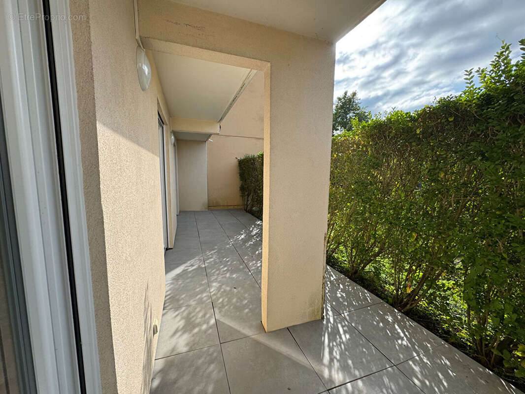 Appartement à MONTMOROT