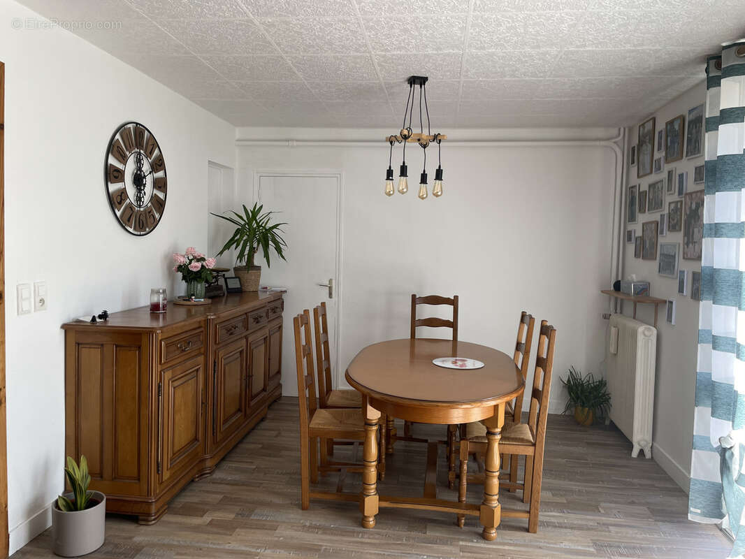 Maison à SAINT-JUST-EN-CHEVALET