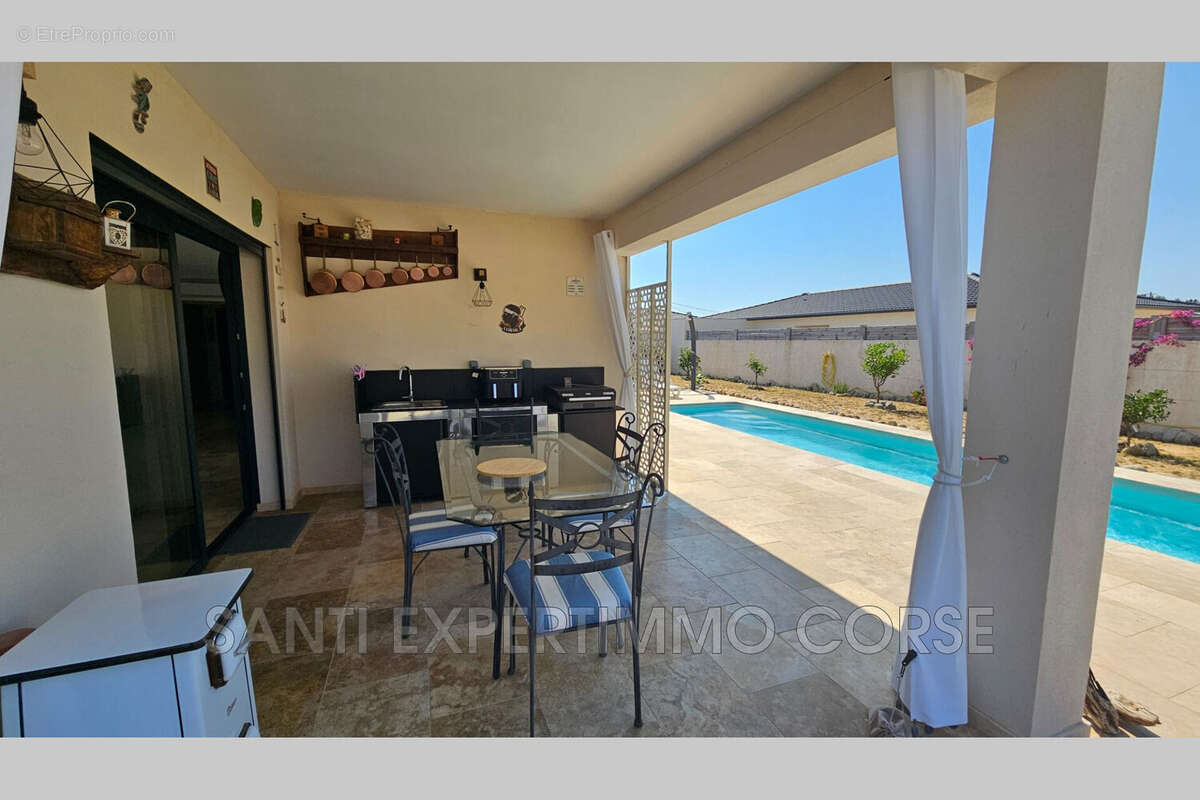 Maison 116 m² à Solaro  - photo 2