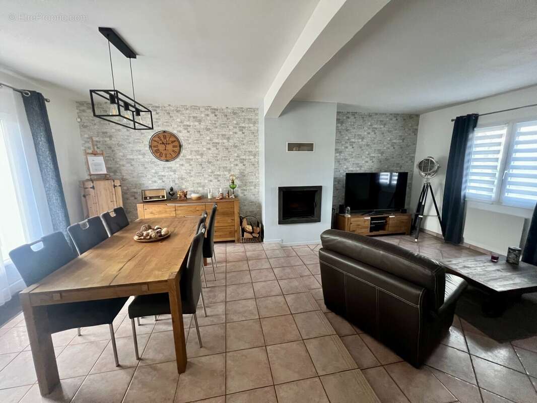 Maison à BRUYERES-LE-CHATEL