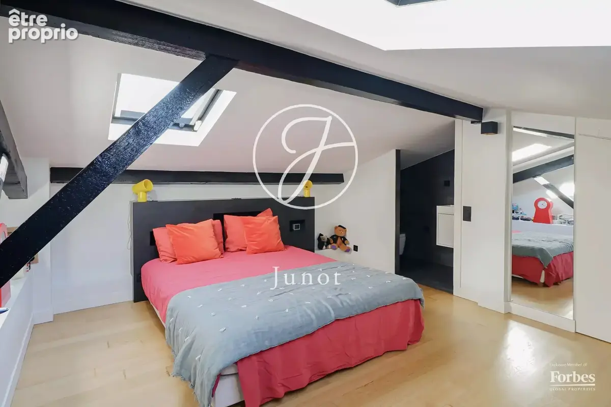Paris 7e - GROS CAILLOU - Duplex à vendre - 4/5 pièces - 101,31m² Carrez - 131,07m² au sol - 2 chambres - 1 bureau - dernier éta - photo 9