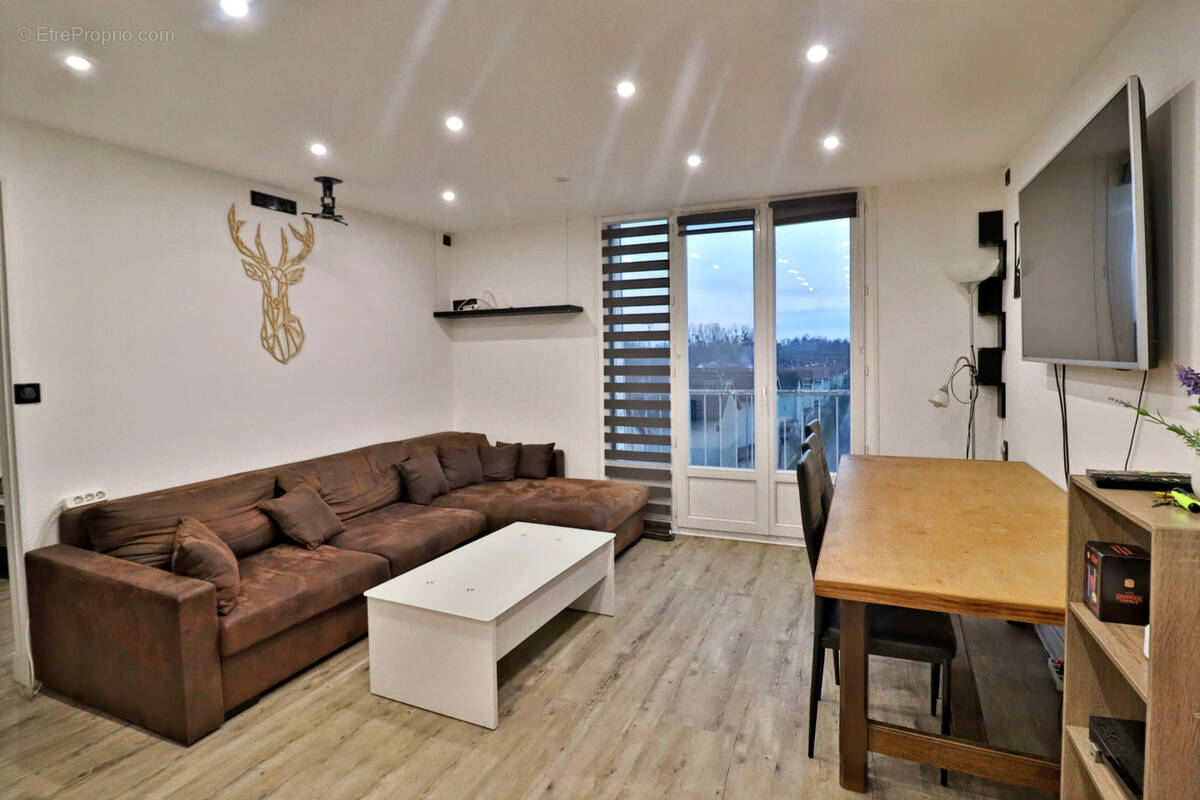 Appartement à SAINTE-SAVINE