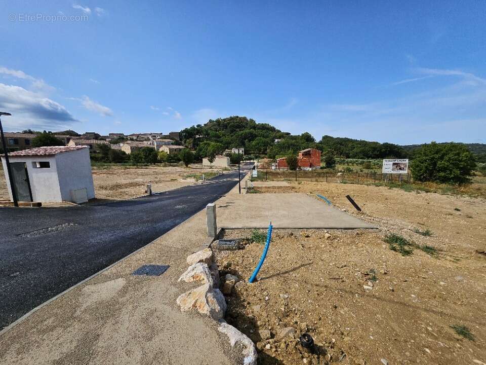 Terrain à ROGNES
