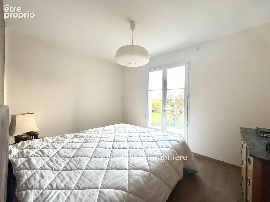 Maison de Plain-Pied, 4 Chambres, Double Garage, Pisicine et Jardin - photo 6