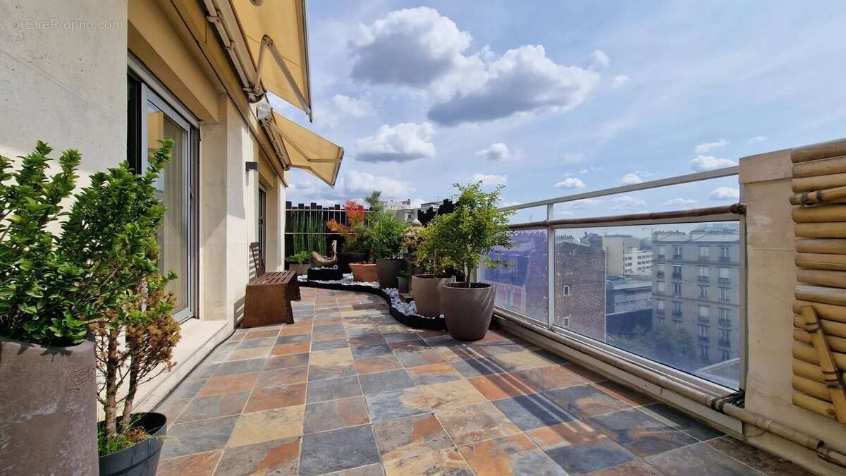 Appartement à PARIS-18E