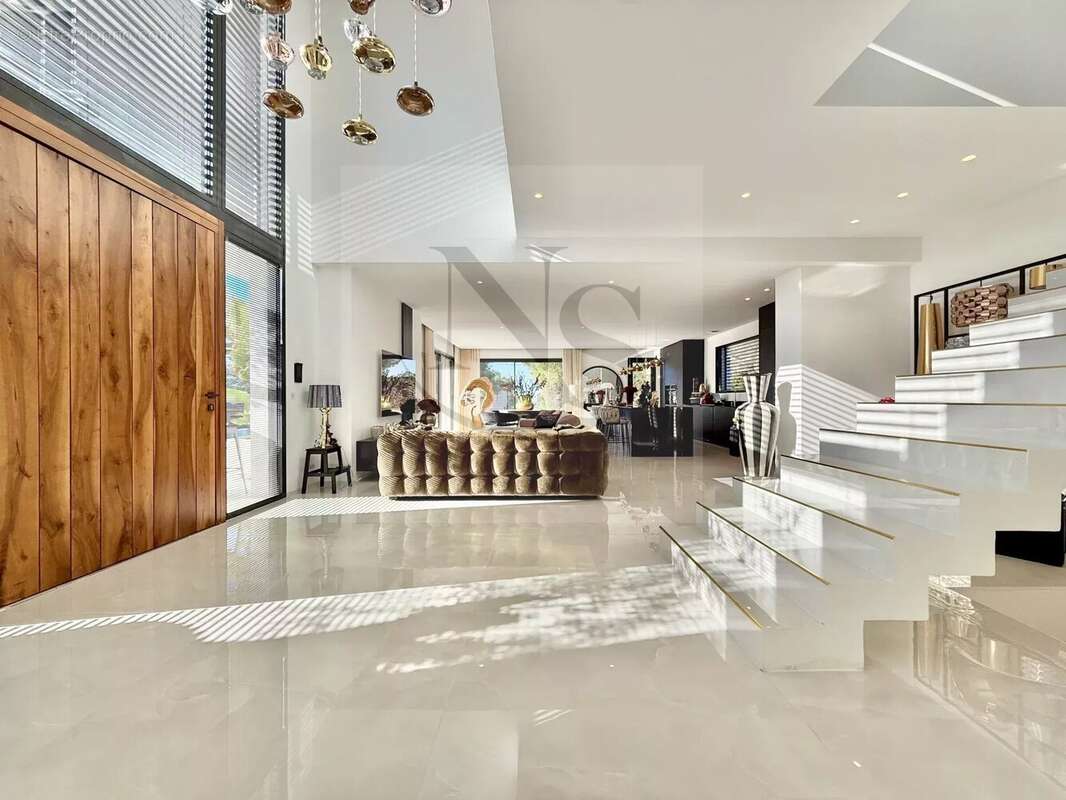 Maison à CARRY-LE-ROUET