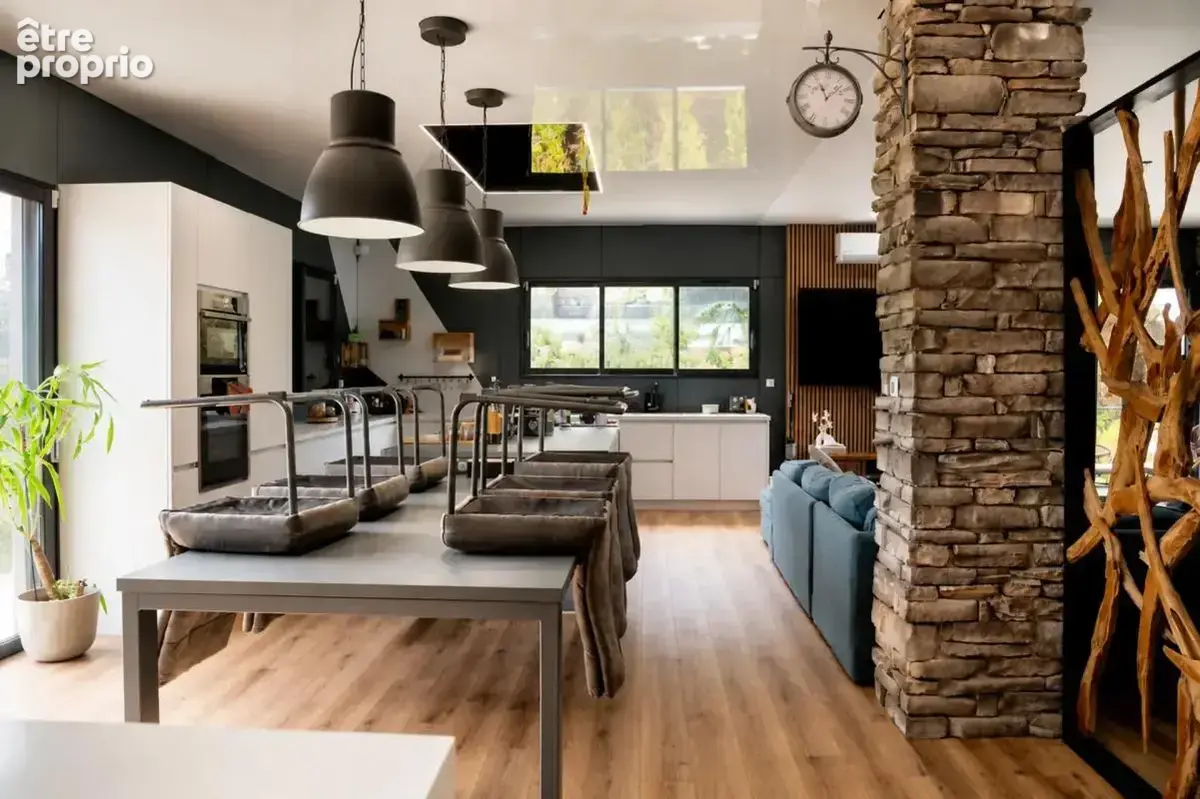 Maison de 7 pièces de 360 m² à Moncourt-Fromonville - photo 4