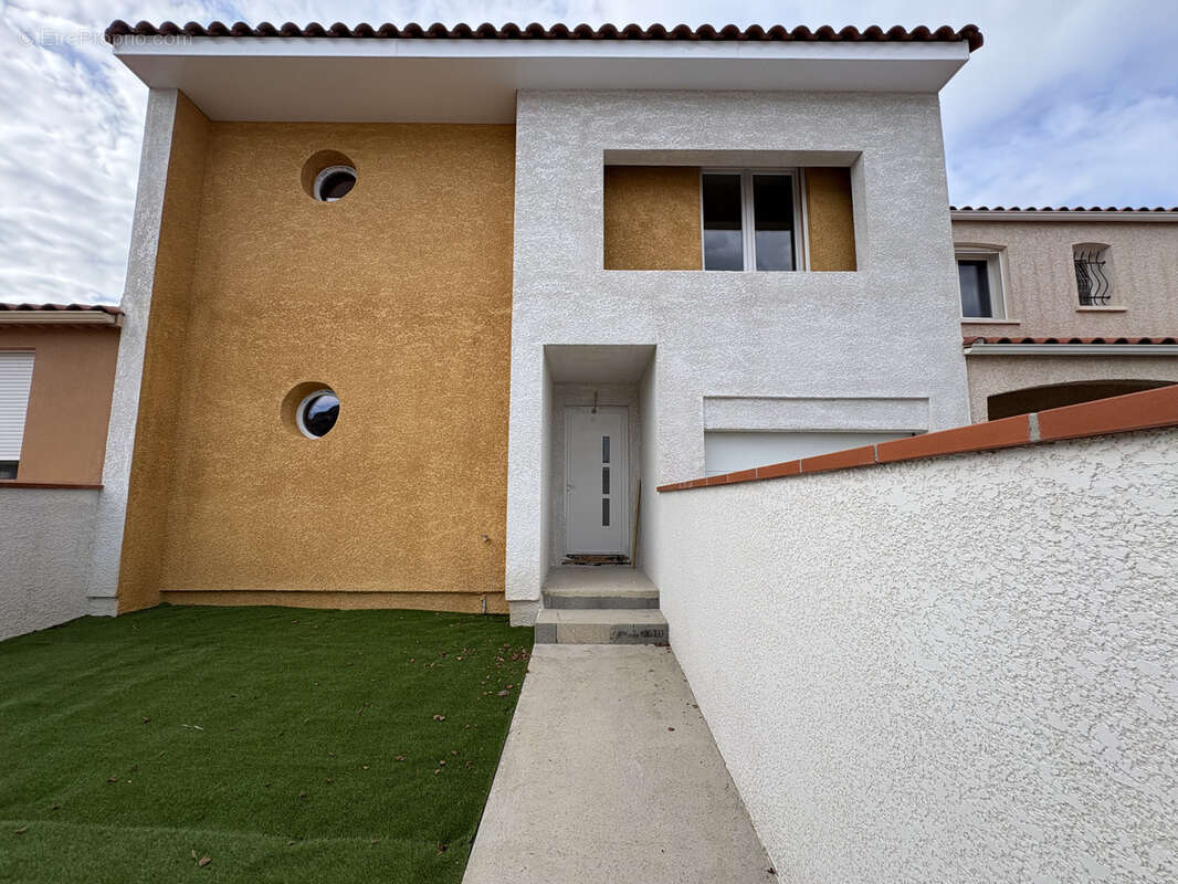 Maison à CORBERE-LES-CABANES