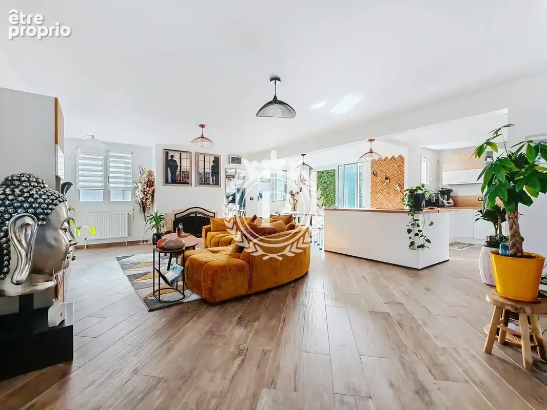 Maison 9 pièces 250 m² à vendre à Chelles (77500) - photo 2
