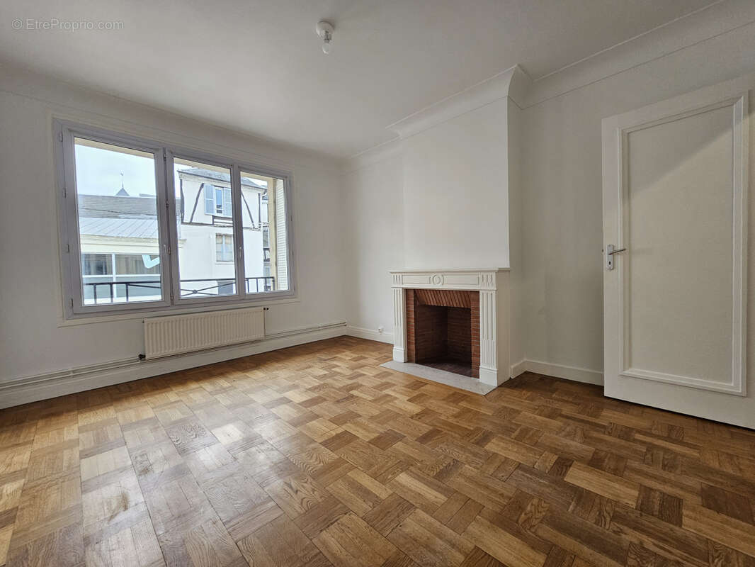 Appartement de 121 m2 avec 3 chambres en hyper centre de Vernon très lumineux - photo 3