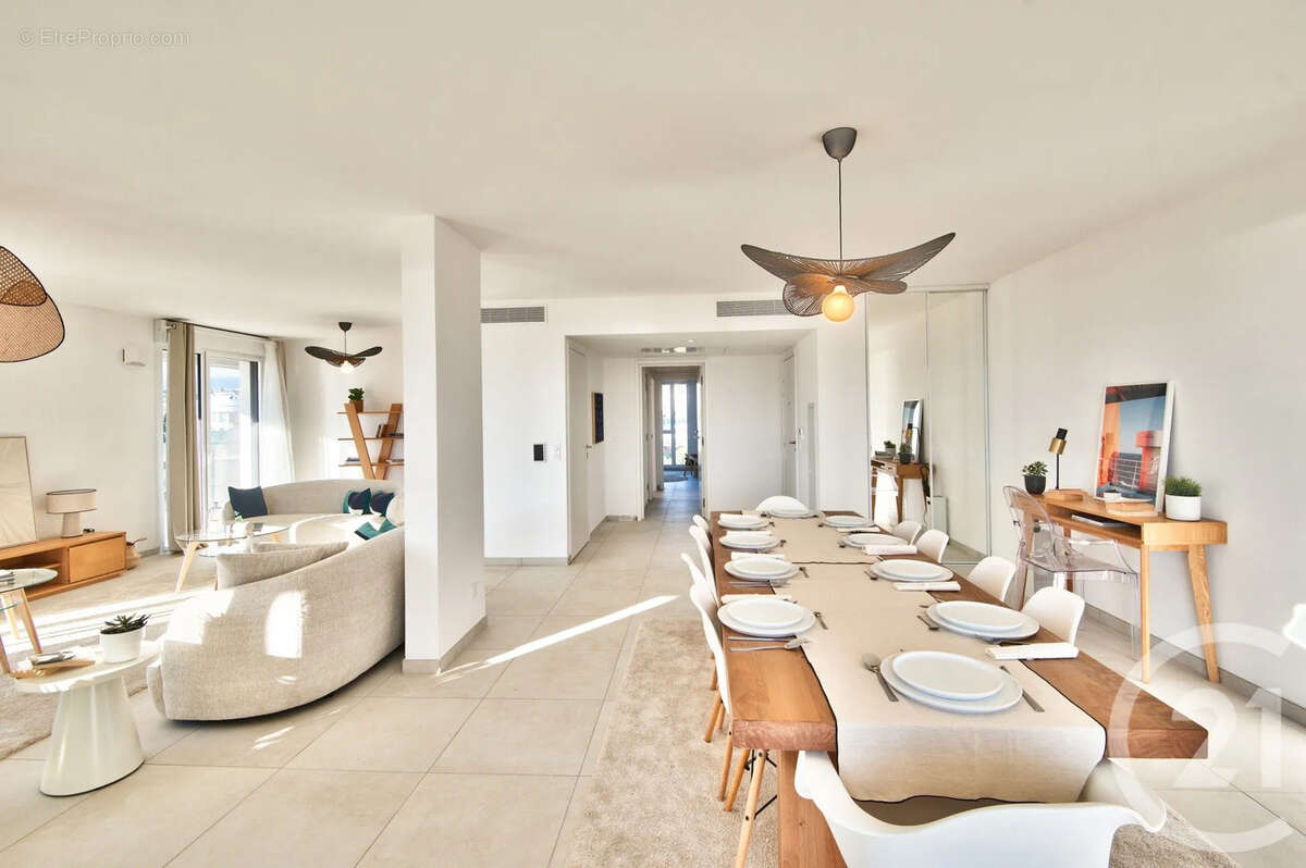 Appartement à SAINT-LAURENT-DU-VAR