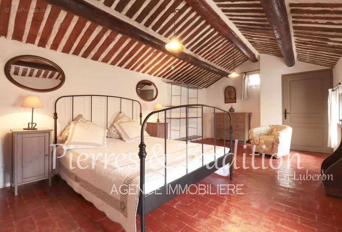 Maison à ROUSSILLON