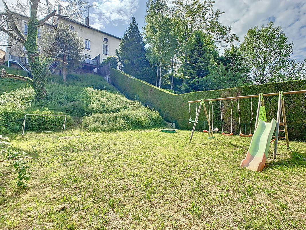 Maison à NEUFCHATEAU